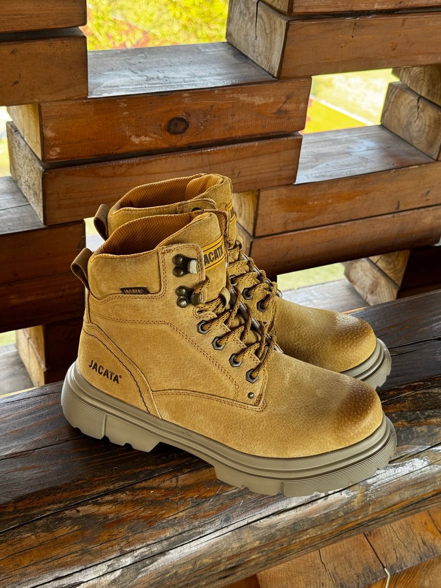 Slip-Resistant Restaurant Work Boots
