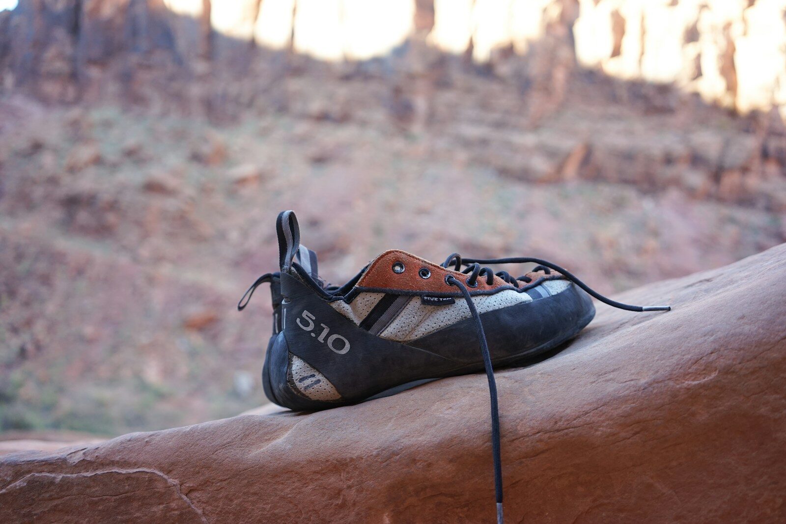 Rock Climbing Shoes with Sticky Rubber