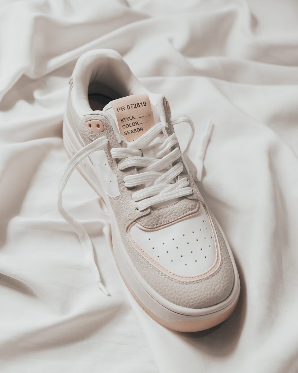 Classic Retro White Leather Sneakers