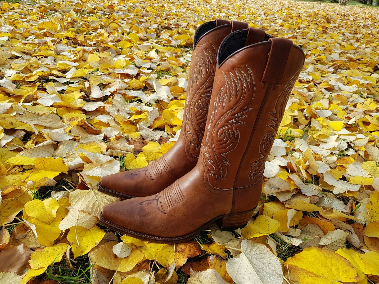 Western Cowhide Leather Cowboy Boots